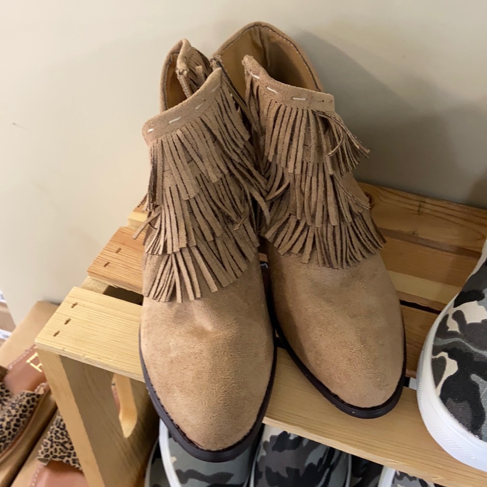 Fringe Booties. Small heel. Side zipper.